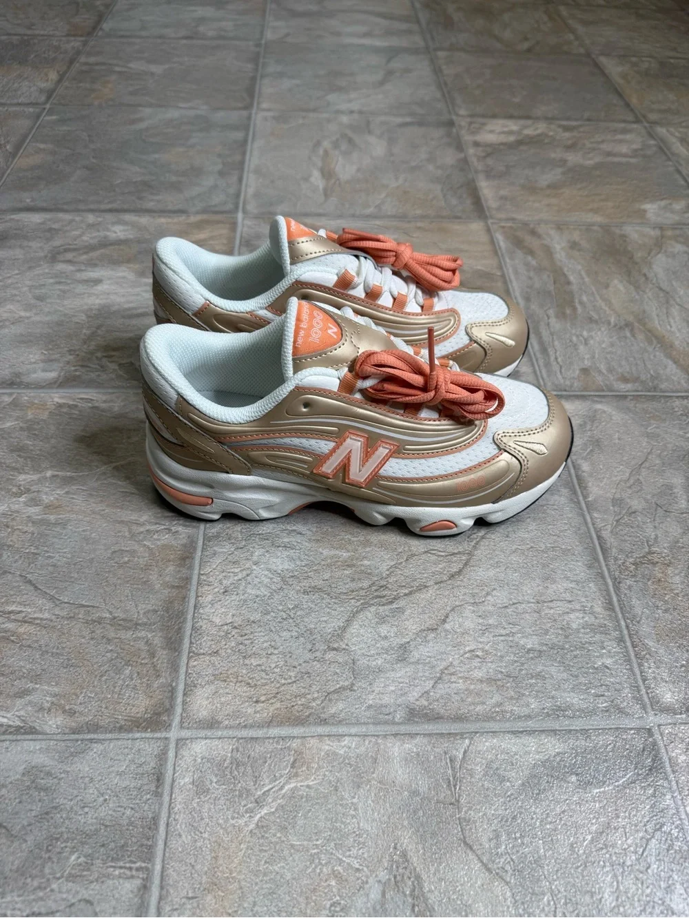 New Balance 1000 White Gold Girls GS Shoe Size 4 Gold CG1000FP NWT